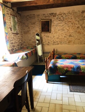 Room - Vrbo Property (Carlucet)