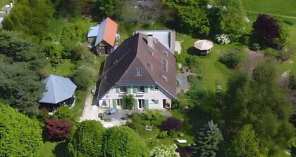 Gîte “À l’Ombre des Tilleuls” with Private Garden and Wi-Fi, Sleeps 2–4