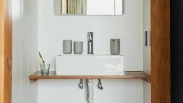 Bruser, gratis toiletartikler, håndklæder, Sæbe