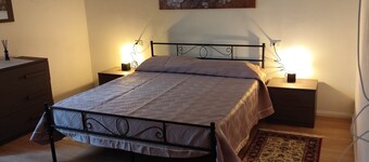 Casa Yos, 2nd Floor Penthouse. 3 bedrooms for 5 guests