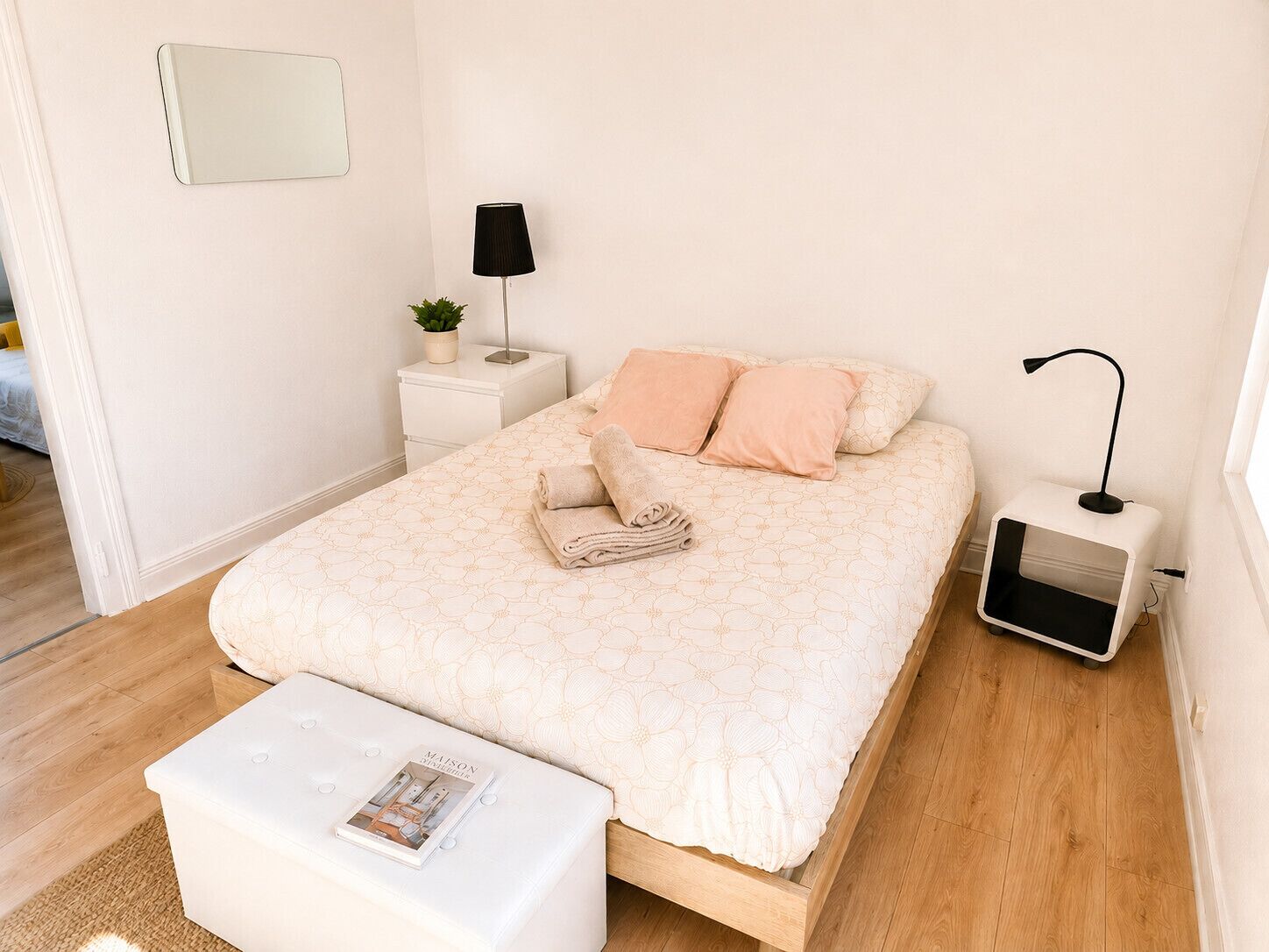 WiFi, bed sheets