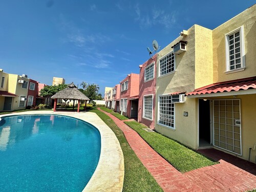 3-bedroom house in safe condo with pool and sun lounger