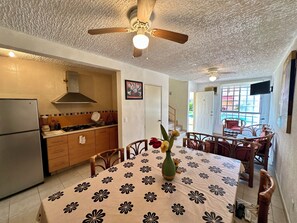 Dining - 3-bedroom house in safe condo with pool and sun lounger (Acapulco de Juárez)