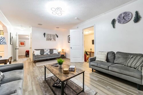 8 Bedrooms Corporate Stay