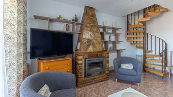 Télévision, cheminée