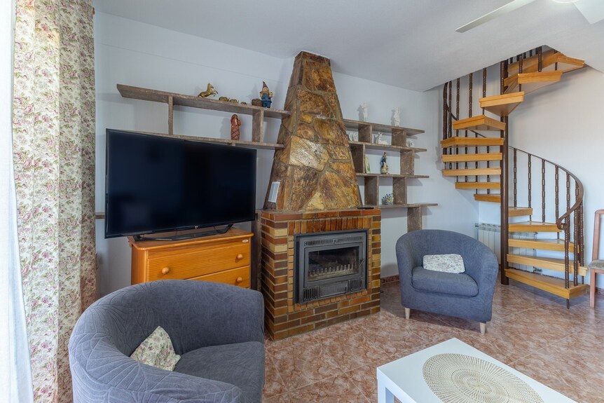Casa Vacacional 'Vivienda Turística El Laurel' Con Vistas A La Montaña, Terraza Privada Y Wi-fi - La Cabrera