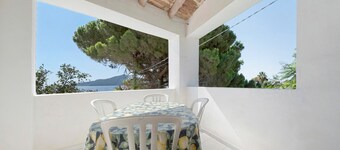 Apartment 'Quadara - Sul Rifugio' with Sea View, Private Terrace and Shared Garden