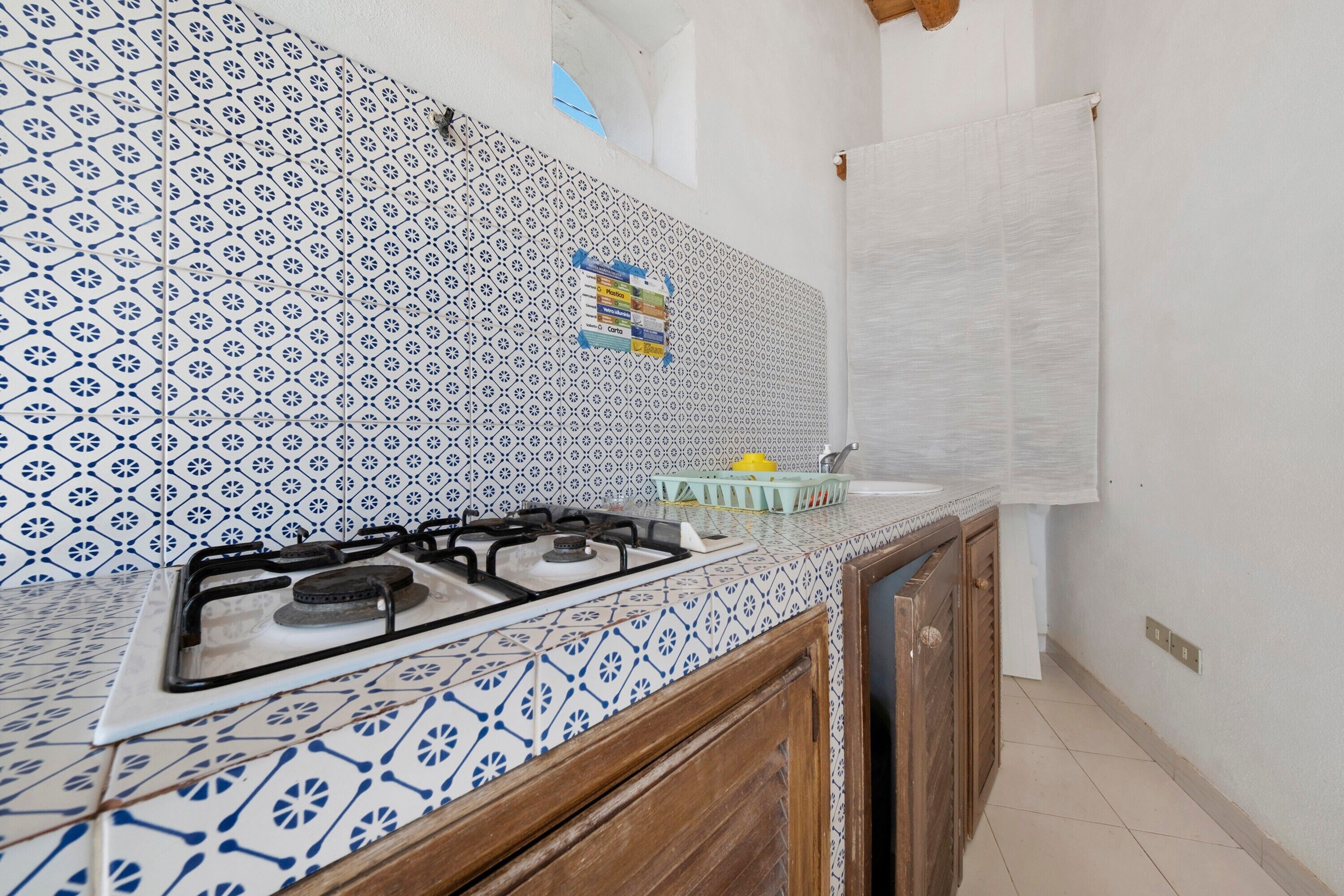 Fridge, stovetop, cookware/dishes/utensils