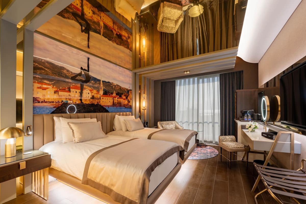 Chambre Standard double, vue sur la montagne | Coffre-fort, accès au Wi-Fi (inclus)