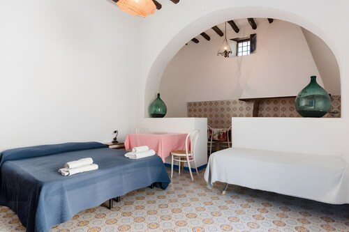 Apartment 'Quadara - Il Palmento' with Sea View, Private Terrace, and Shared Garden
