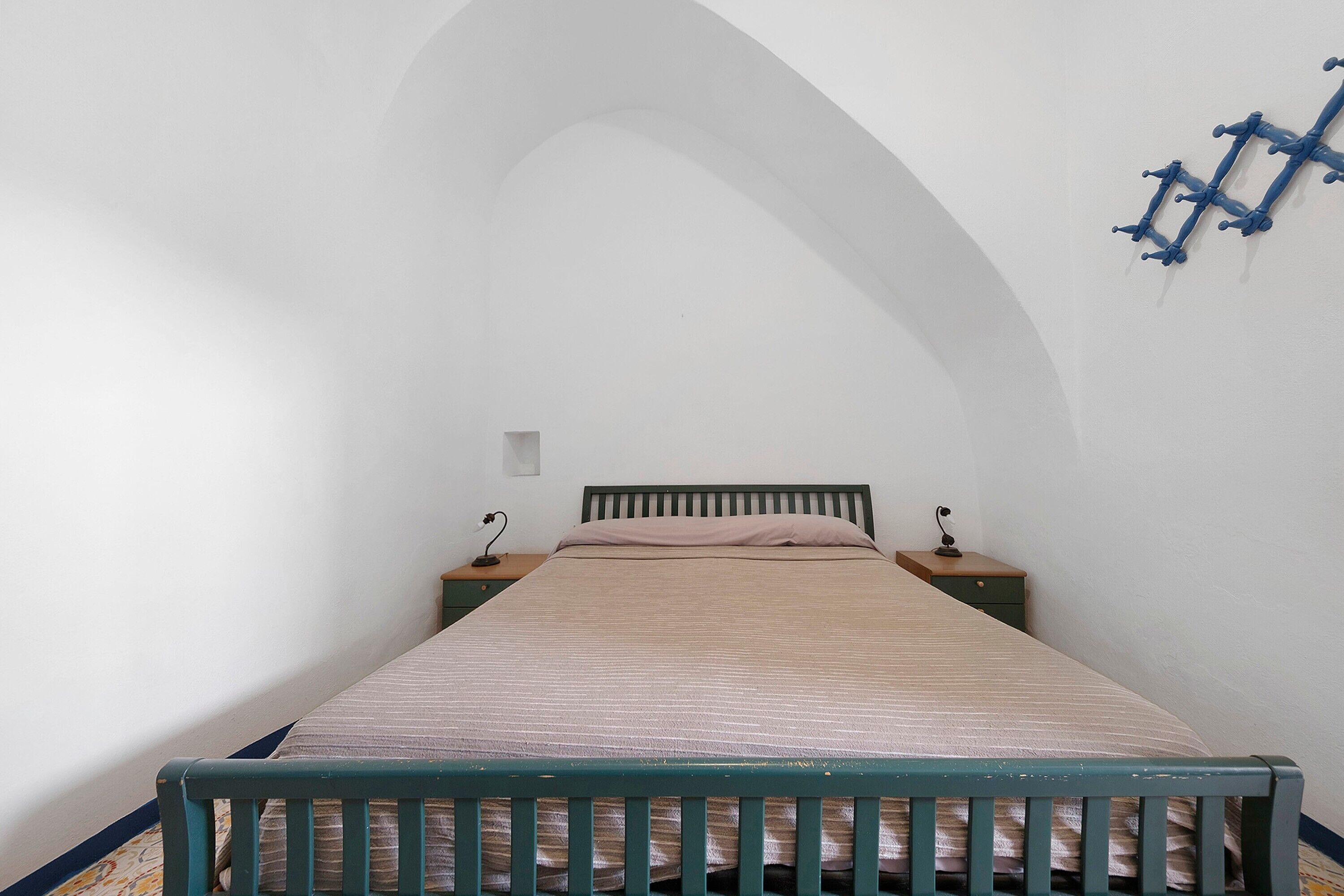 2 bedrooms, bed sheets