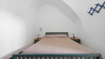 2 bedrooms, bed sheets