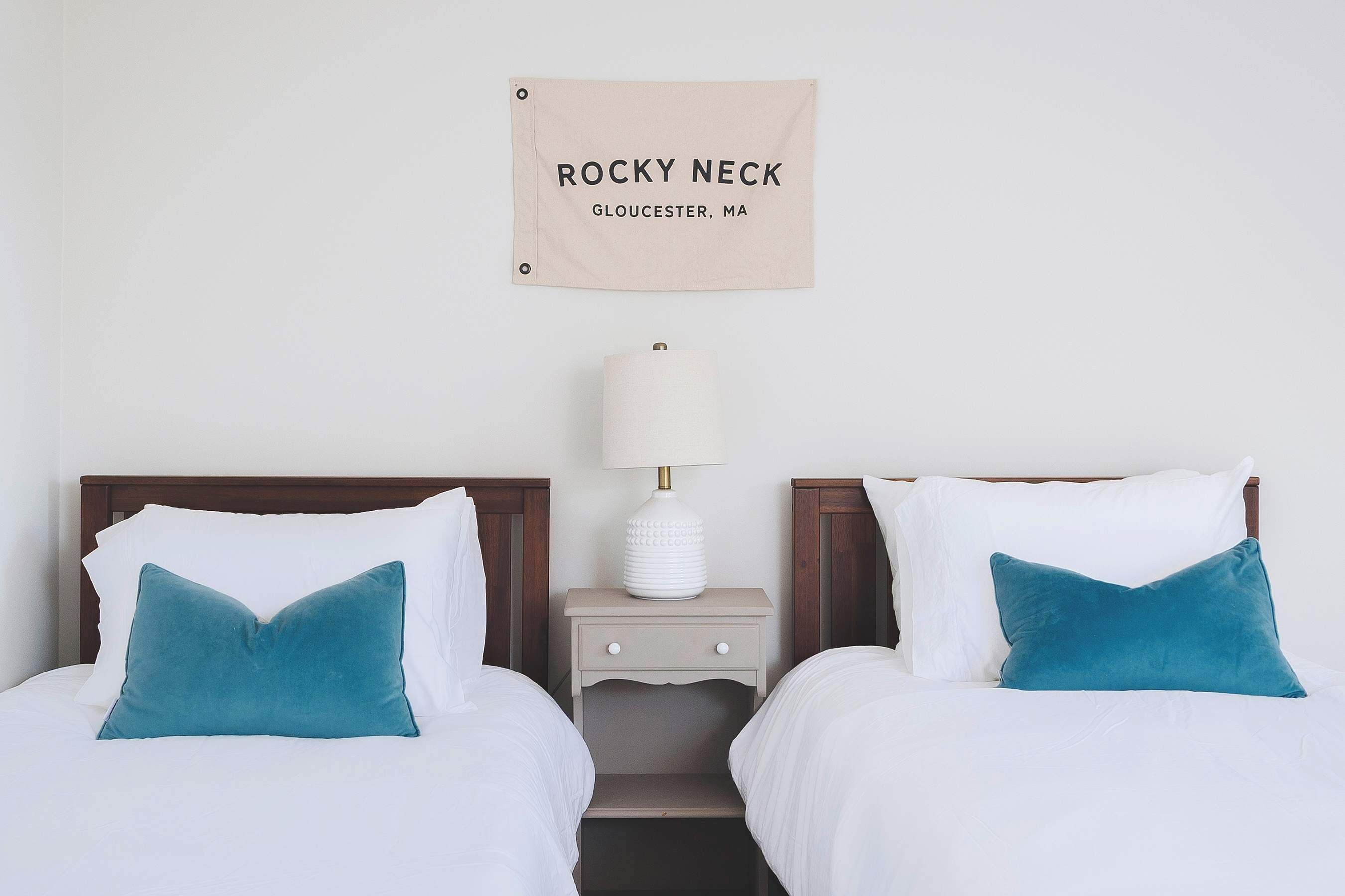 Iron/ironing board, travel cot, WiFi, bed sheets