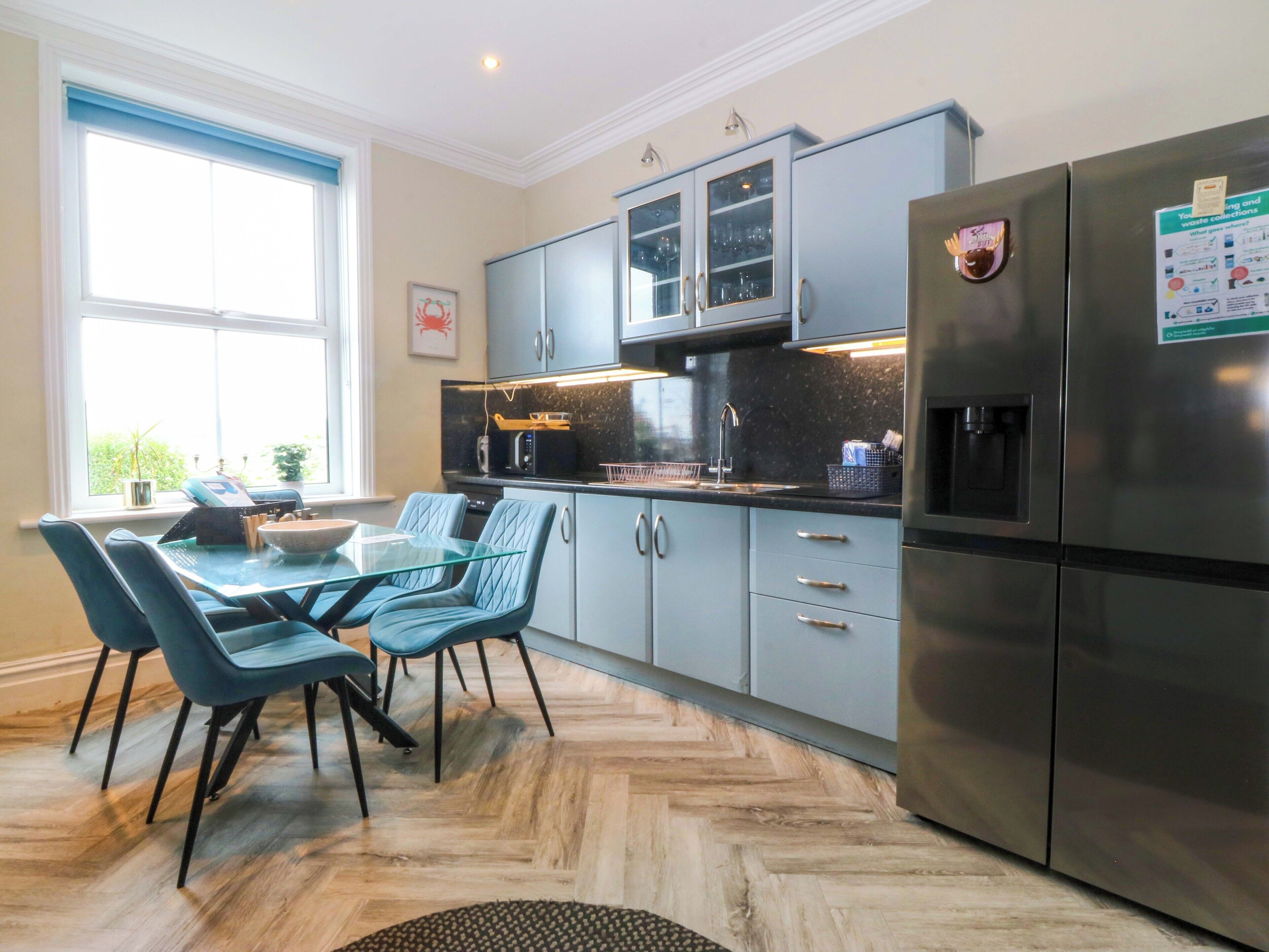 Fridge, microwave, dishwasher, electric kettle