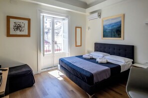 1 bedroom, in-room safe, desk, iron/ironing board - Descrizione (Palermo)
