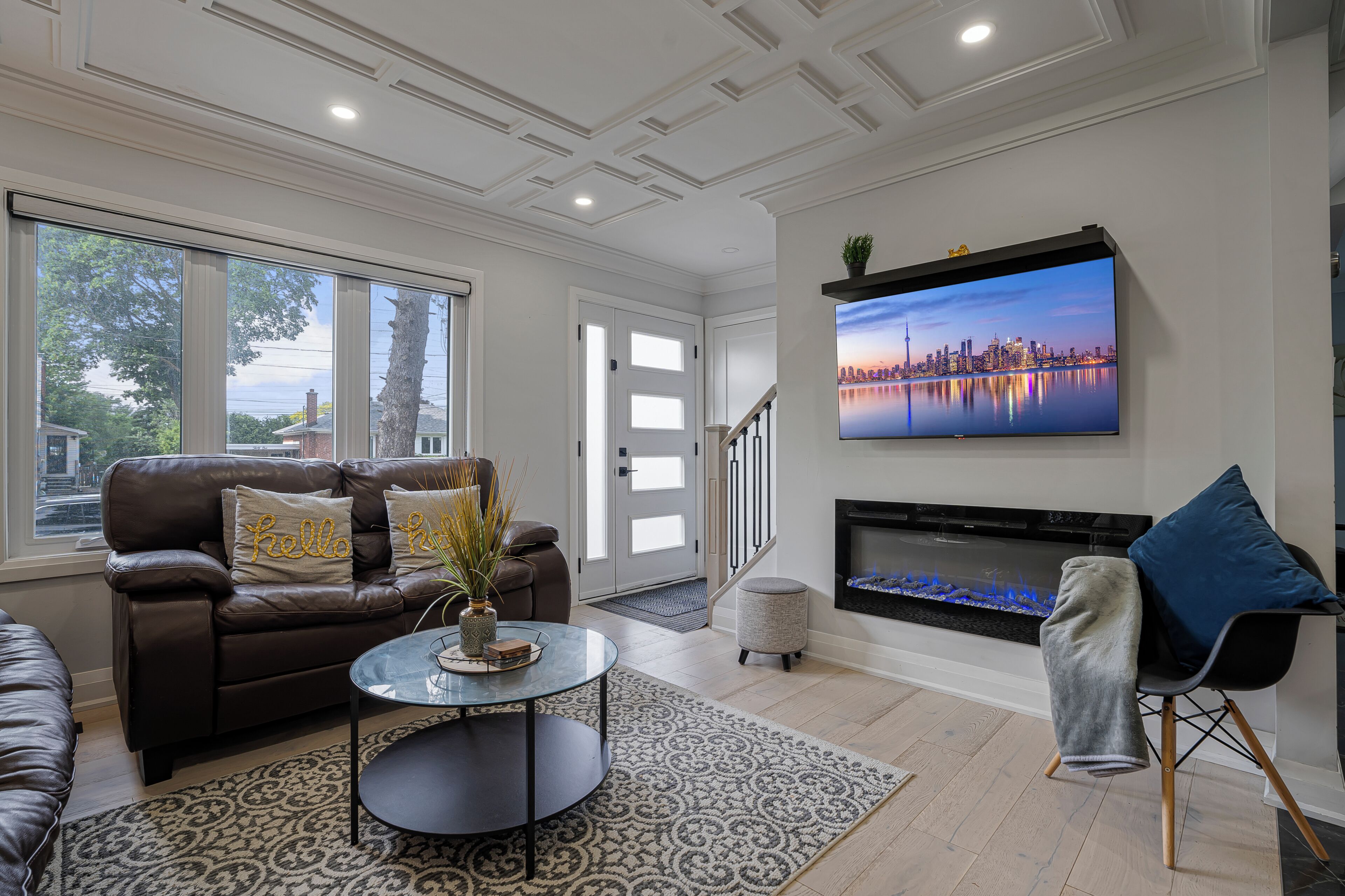 Smart TV, fireplace, table football