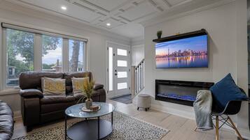 Smart TV, fireplace, table football