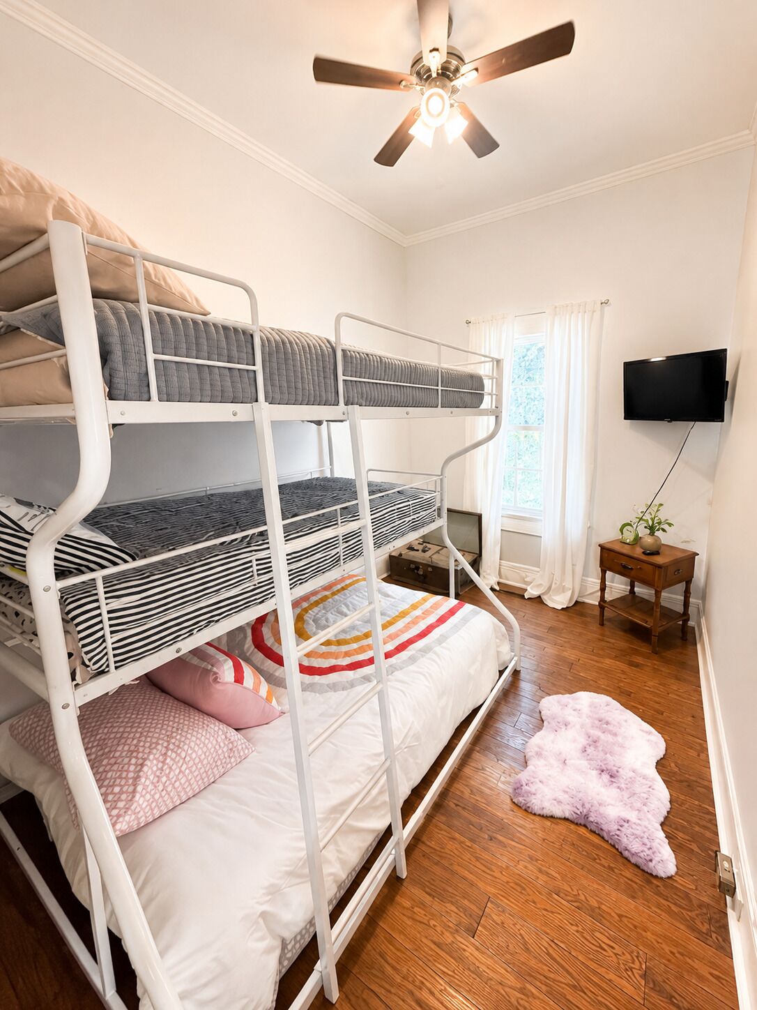 4 bedrooms, WiFi, bed sheets