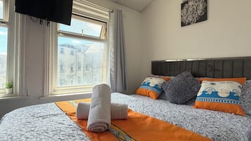 Family Quadruple Room, Multiple Beds, Non Smoking | Laptop workspace, free WiFi