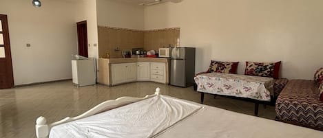 1 habitación, internet y ropa de cama