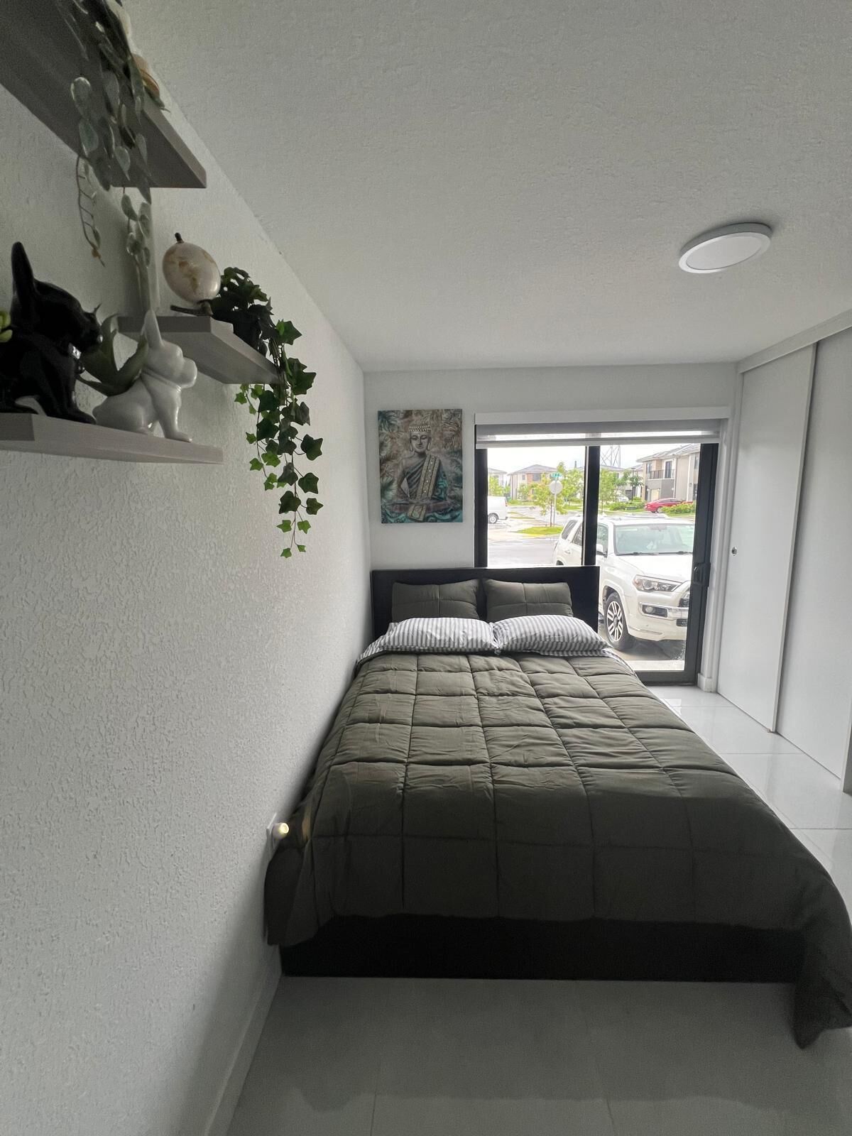 1 bedroom, iron/ironing board, internet, bed sheets