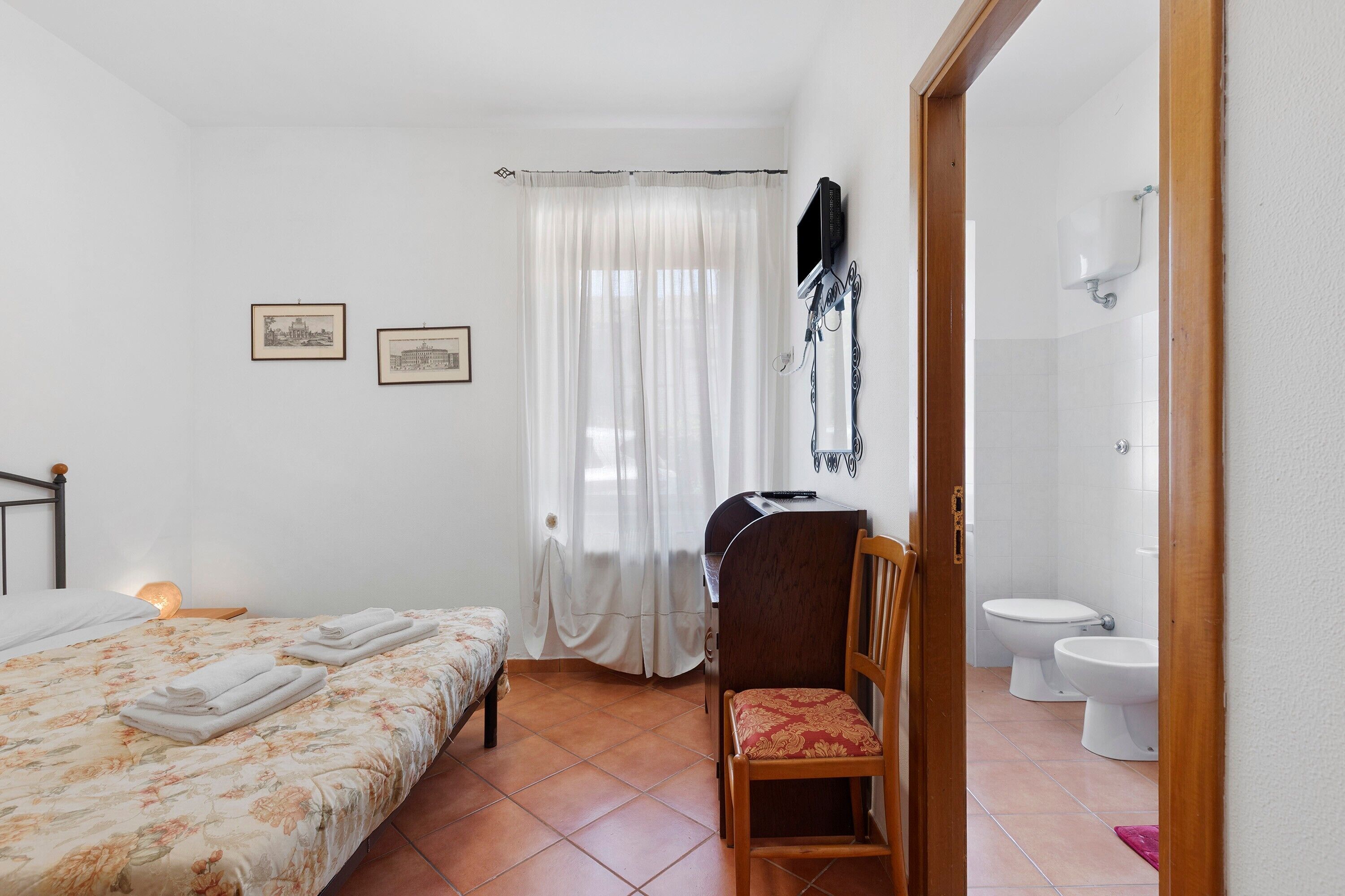 1 bedroom, WiFi, bed sheets