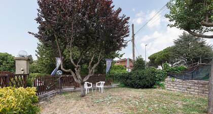 Room 'Matrimoniale Con Letto Singolo' with Shared Garden and Wi-Fi