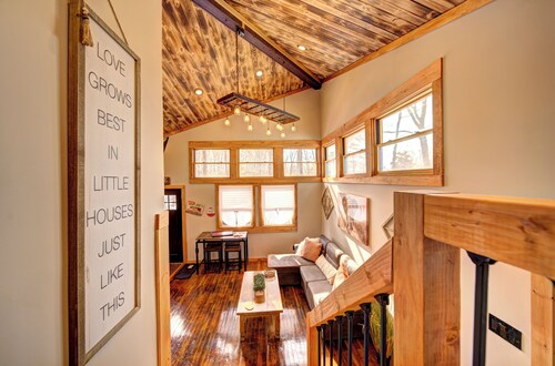 Brand New on VRBO— Cozy 5 Star Pocono Cottage at Your Doorstep