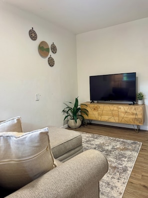 Living area - 1-bedroom apartment in Weed (Weed)