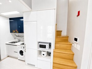 Family Duplex, Park View | Ruang tamu | 40 inci sebuah televisyen pintar dengan digital, lantai dipanaskan 