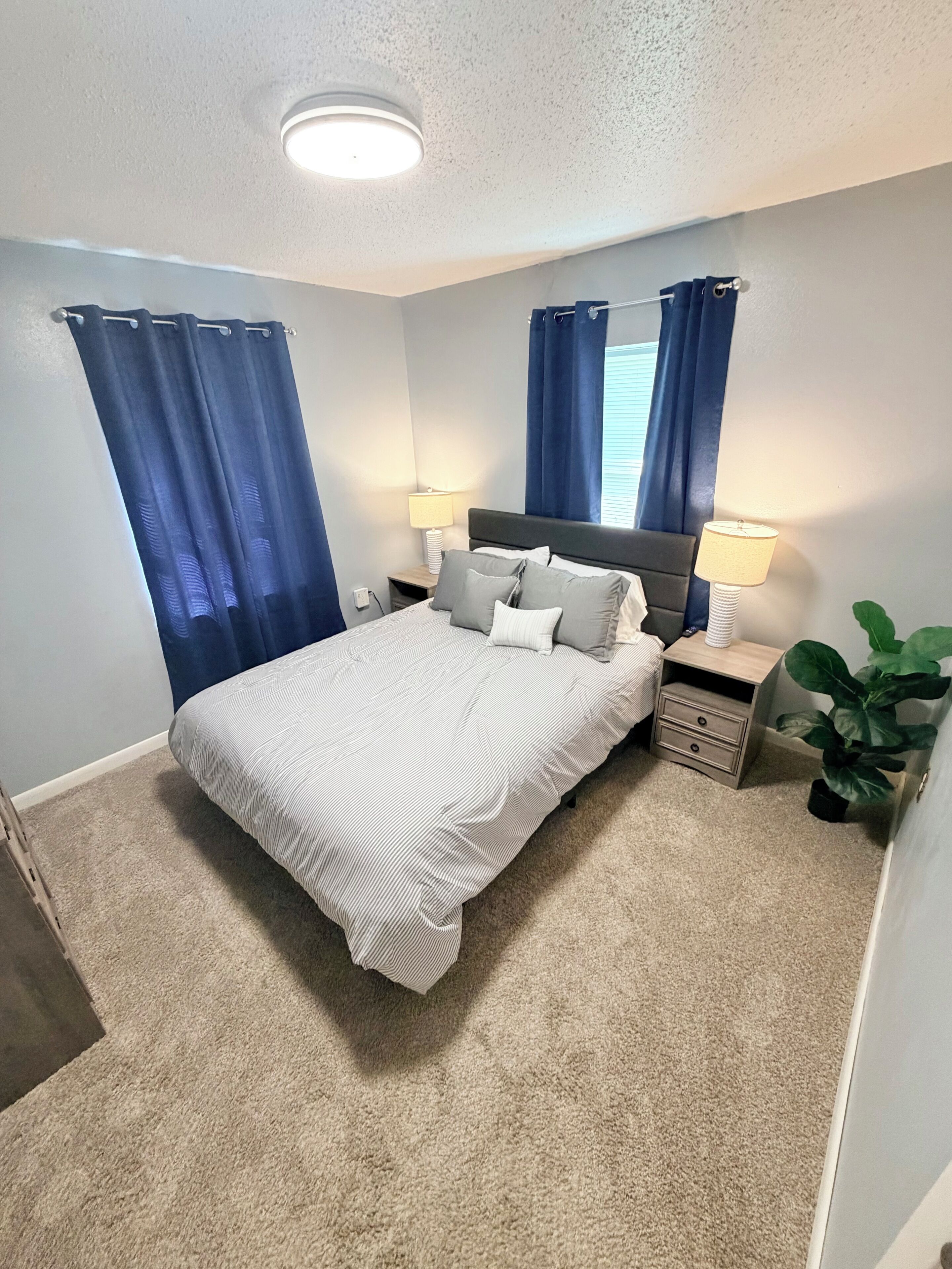 3 bedrooms, iron/ironing board, WiFi (free), bed sheets