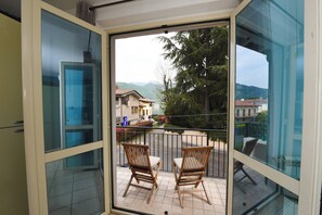 Condo, Balcony, Partial Lake View | Interior - Casa Vacanza Ninfea (Paratico)
