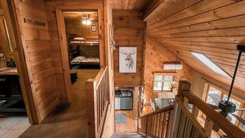 3 bedrooms, WiFi (free), bed sheets