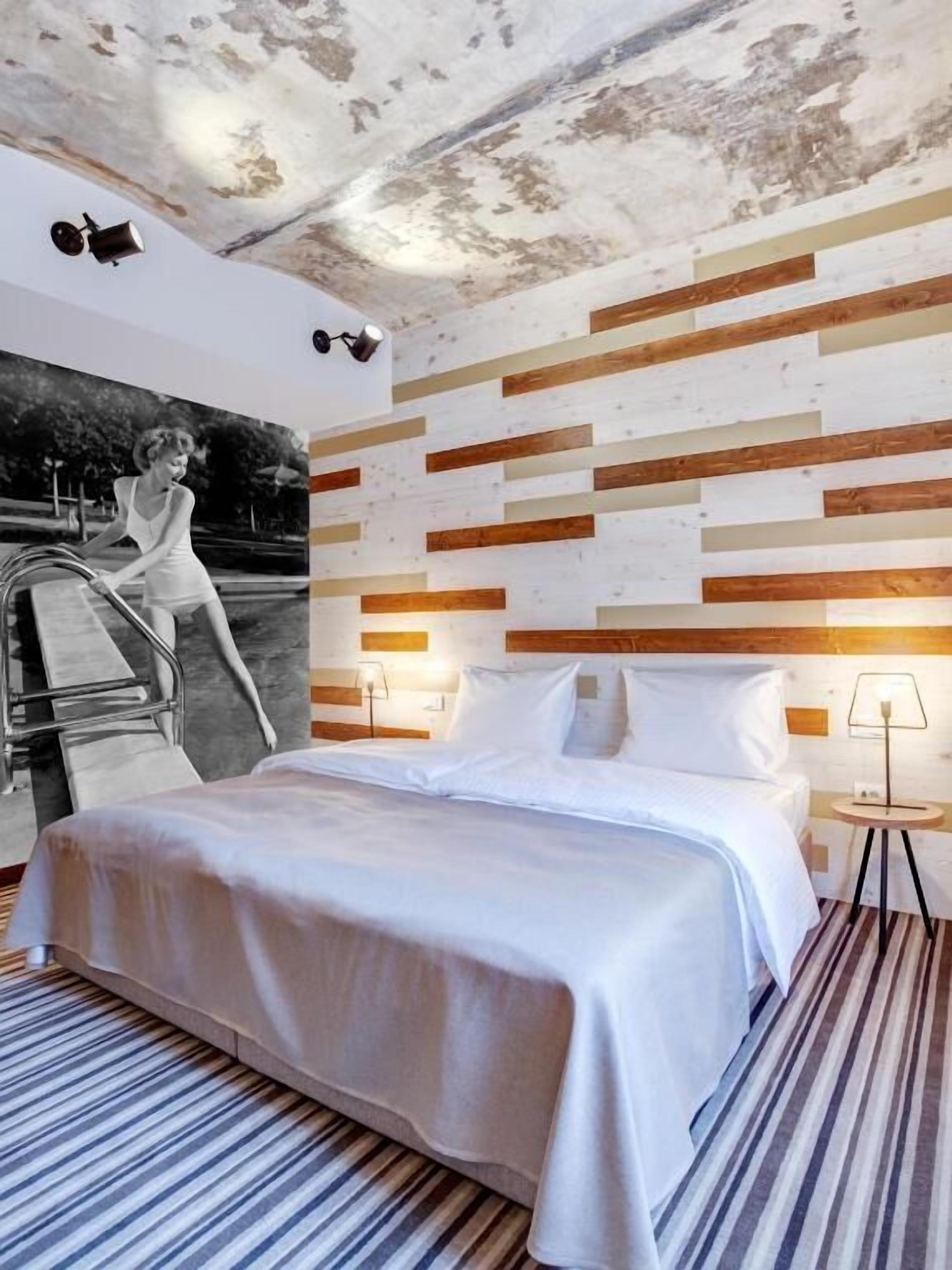Standard-Doppel- oder -Zweibettzimmer | Zimmersafe, Schreibtisch, Verdunkelungsvorhänge, schallisolierte Zimmer