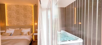 Premium apartment in the center of Tihany, with an outdoor hot tub and infrared sauna.