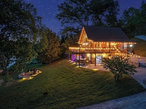 Exterior - Lakefront/Hot Tub/Sauna/Fire Pit (Ten Mile)