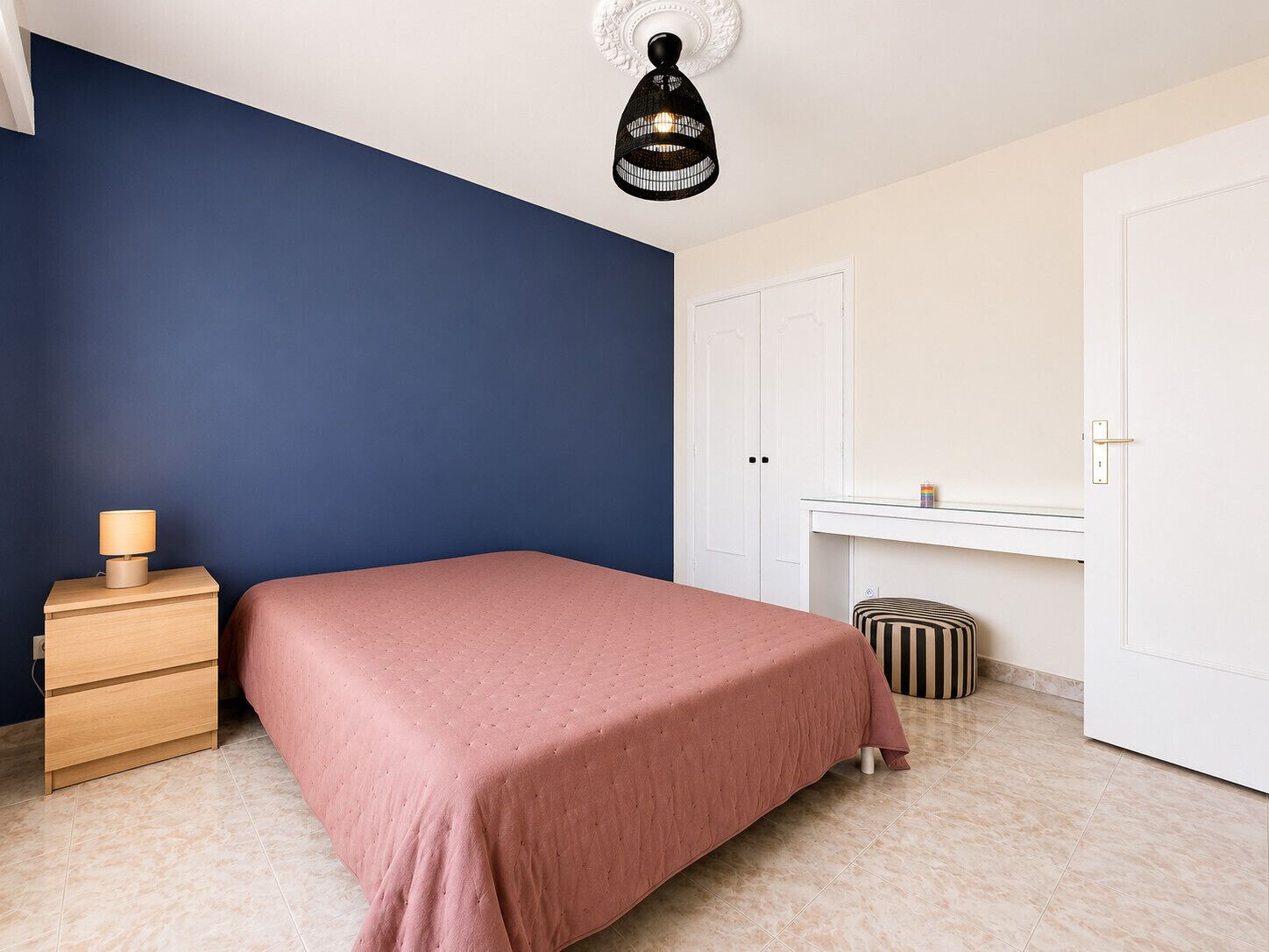 Iron/ironing board, travel cot, WiFi, bed sheets