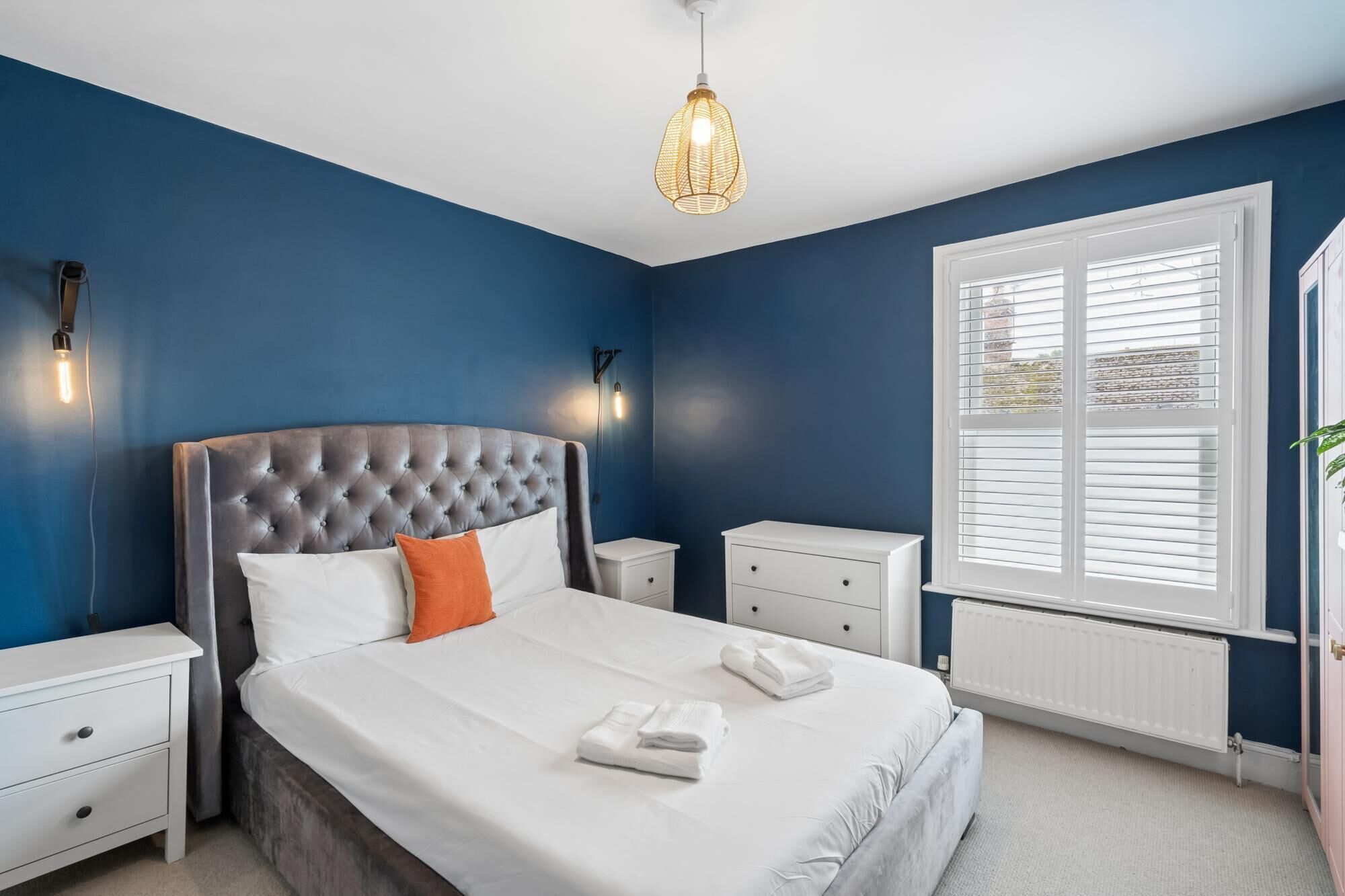 Iron/ironing board, WiFi (free), bed sheets
