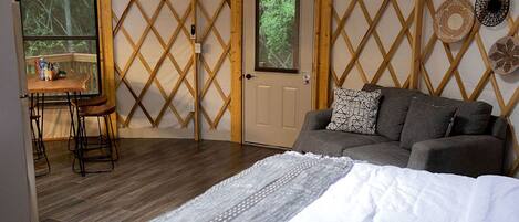 1 bedroom, WiFi, bed sheets