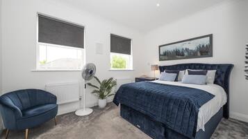4 bedrooms, iron/ironing board, free WiFi, bed sheets