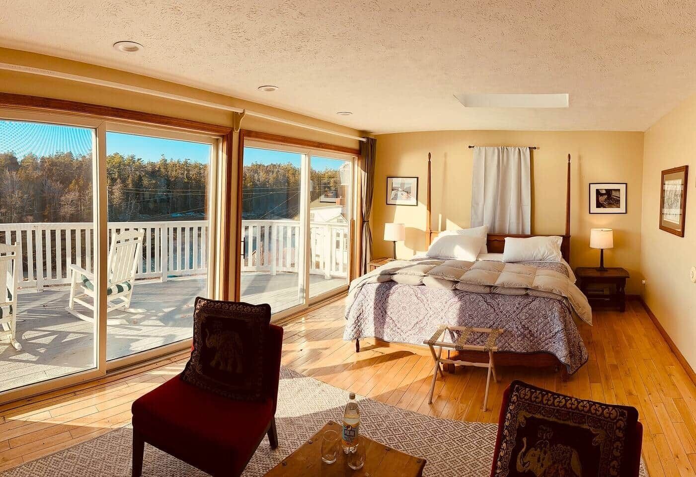 3 habitaciones, tabla de planchar con plancha, wifi y ropa de cama 