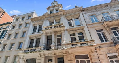 Grand Ostend townhouse with sauna near the sea