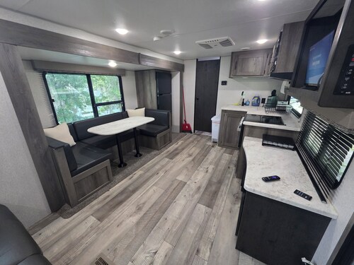 Lake Side Glamping Near the Villages and Orlando