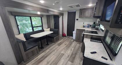 Lake Side Glamping Near the Villages and Orlando