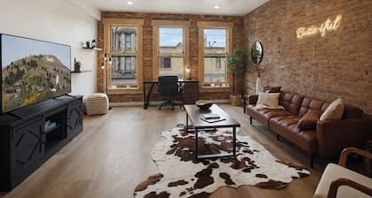 Park Street Retreat - Historic Uptown Butte