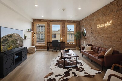 Park Street Retreat - Historic Uptown Butte