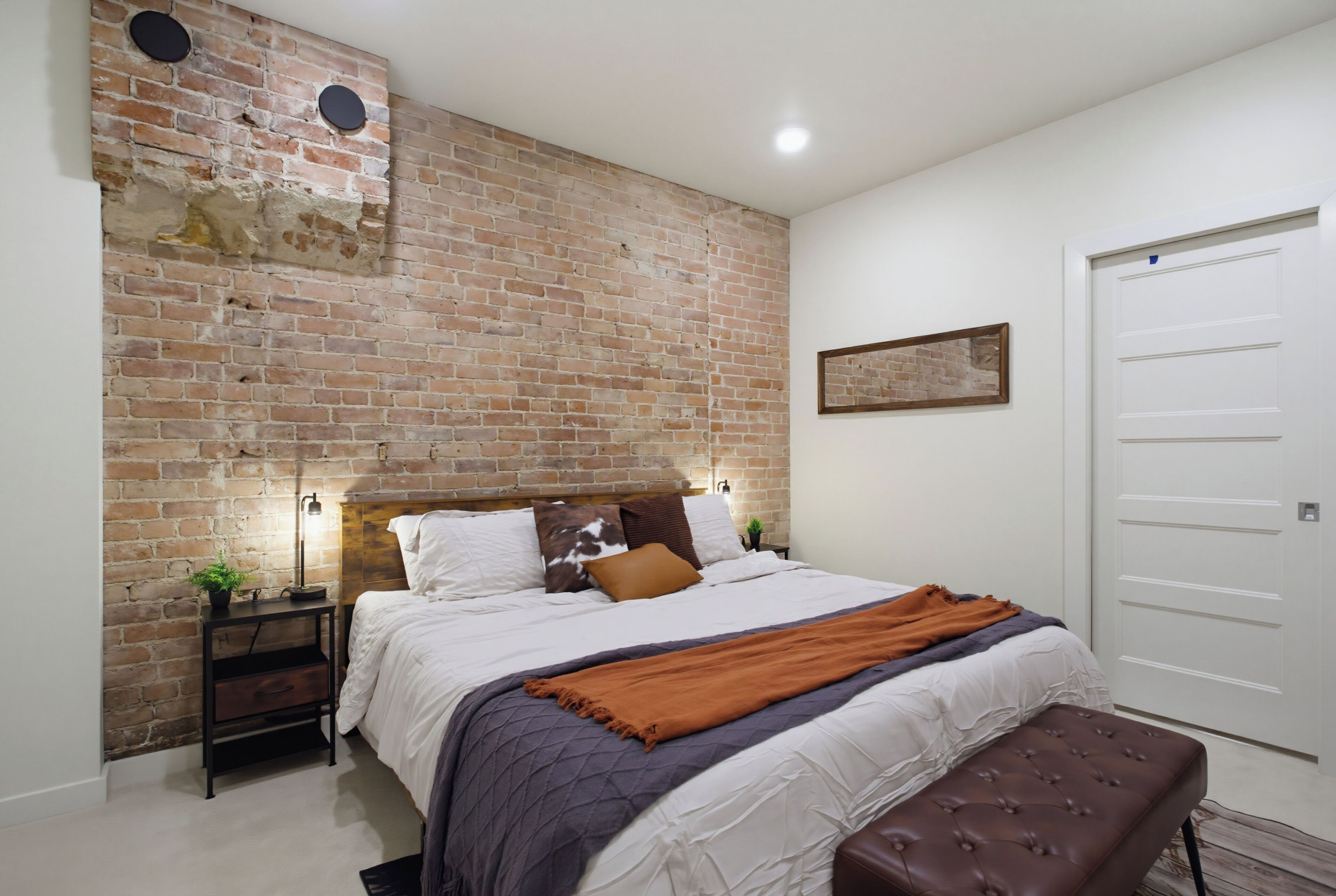 Iron/ironing board, Internet, bed sheets