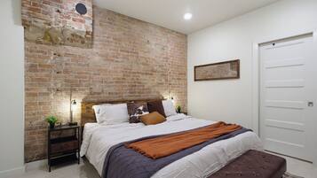 Iron/ironing board, Internet, bed sheets