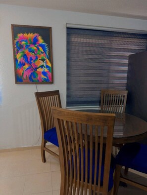 Dining - Royal Apartment | 2 Bedrooms | Parking | IPTV (Real Solare)