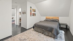 Unclassified image, 3 of 7, button - Upscale Parkside Living: Modern 1 bed & bath with All Utilities included (Columbus)